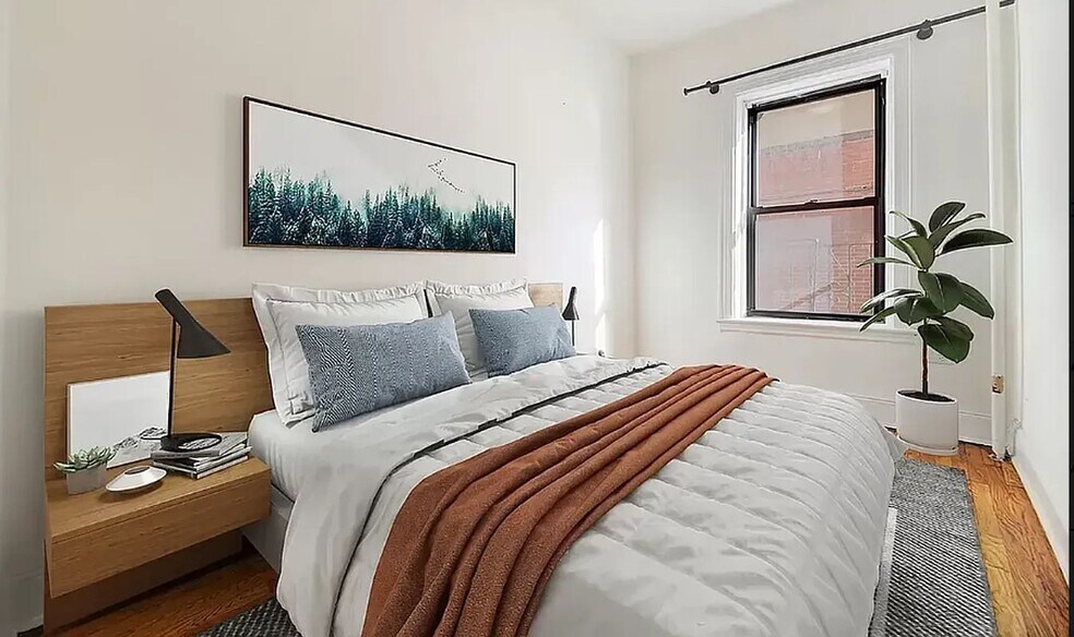 Building Photo - 301 E 53rd St