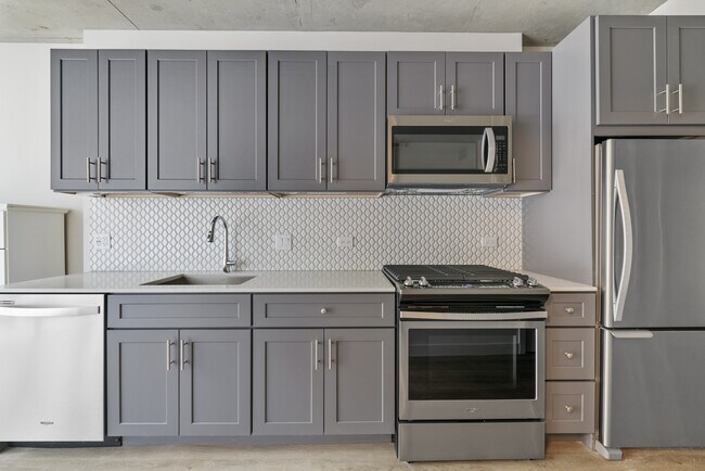 Building Photo - 450 W Belmont Ave