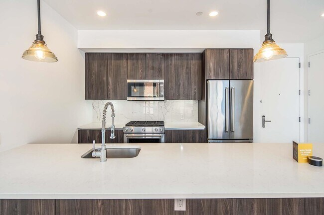 Building Photo - 255 Brunswick St