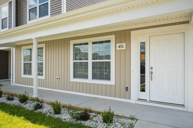 Building Photo - 455 Skylar Dr