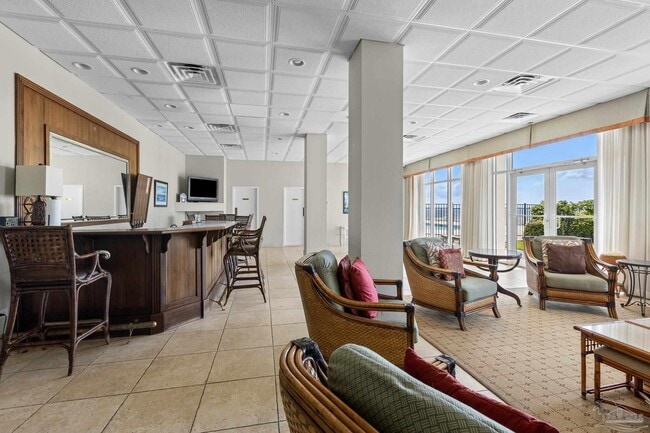 Building Photo - 825 Bayshore Dr