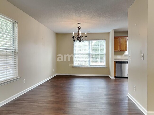 Building Photo - 112 Fox Trace