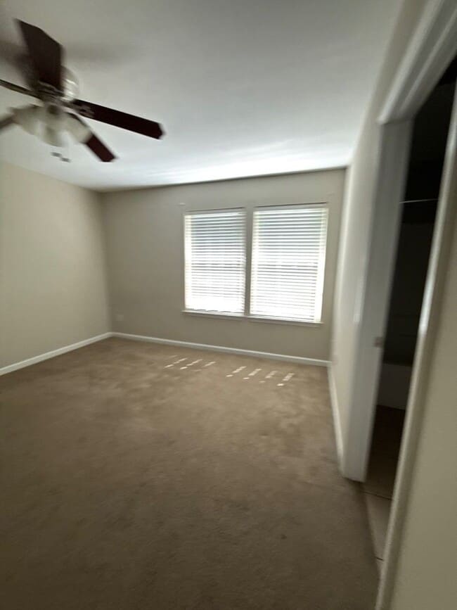 Building Photo - 112 S Chapel Dr