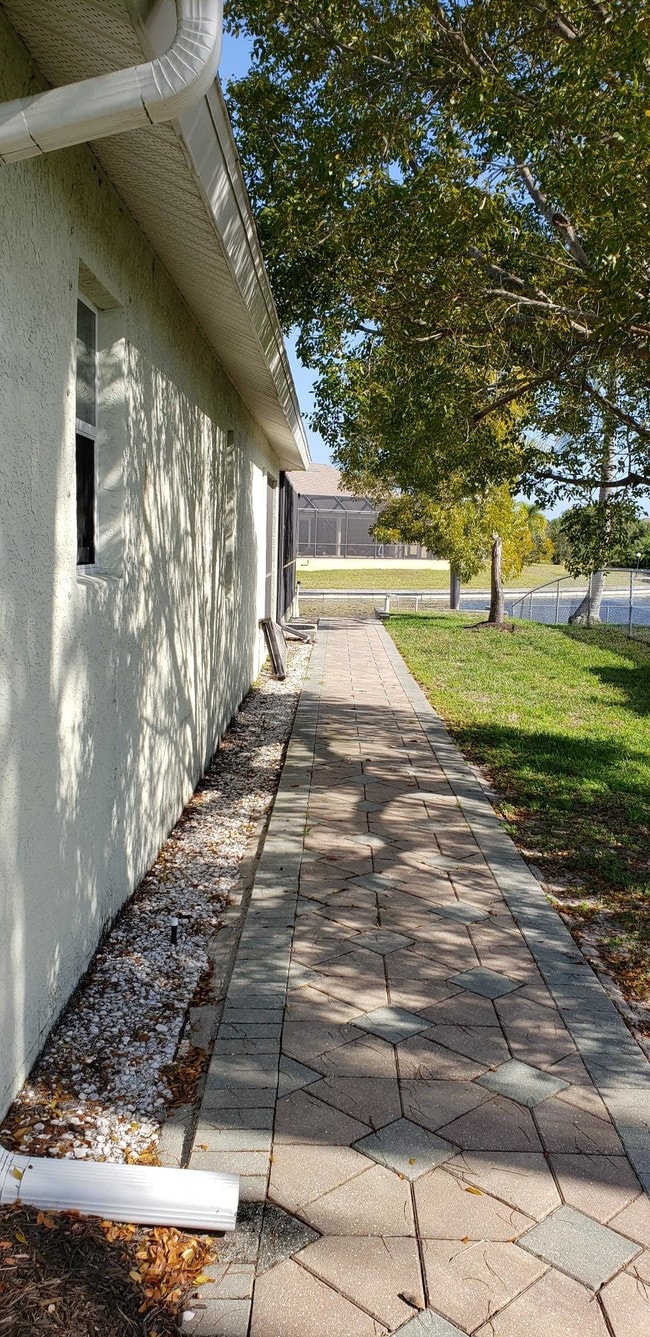 Building Photo - 2619 NW 1st St