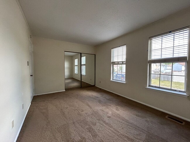 Building Photo - ? Move-In Ready 3BR Townhome | Ask About Our ZERO Deposit! ?