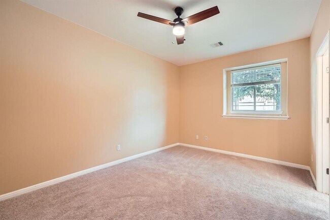 Building Photo - 401 Mandarin Flyway