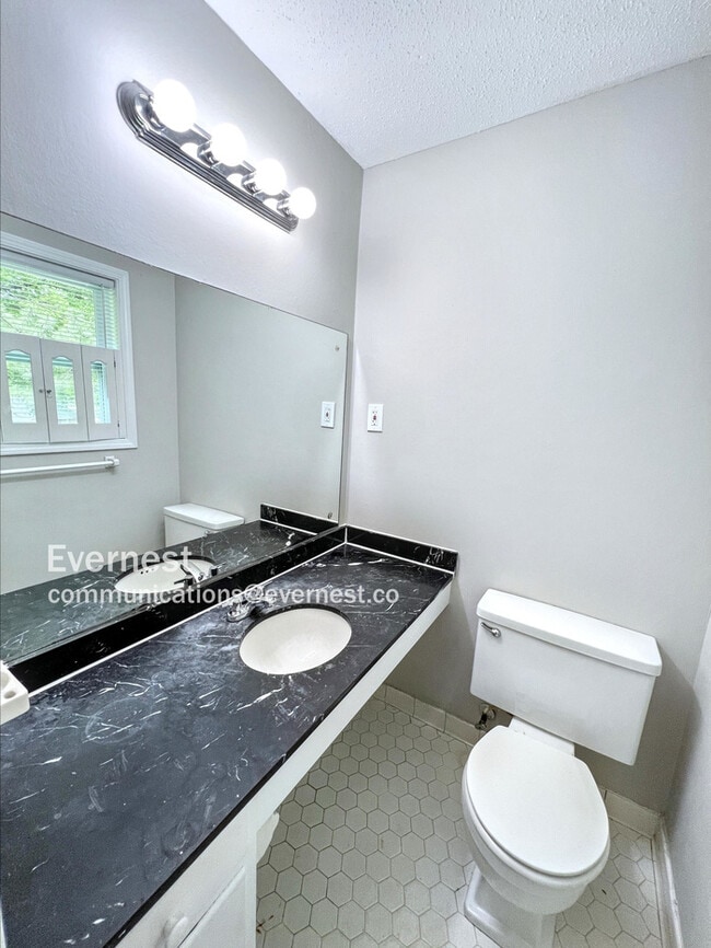 Building Photo - 3606 Clearbrook St