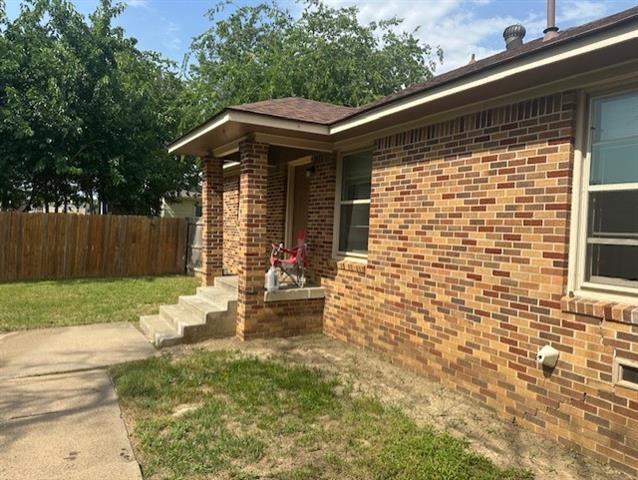 Building Photo - 1801 Bolivar St