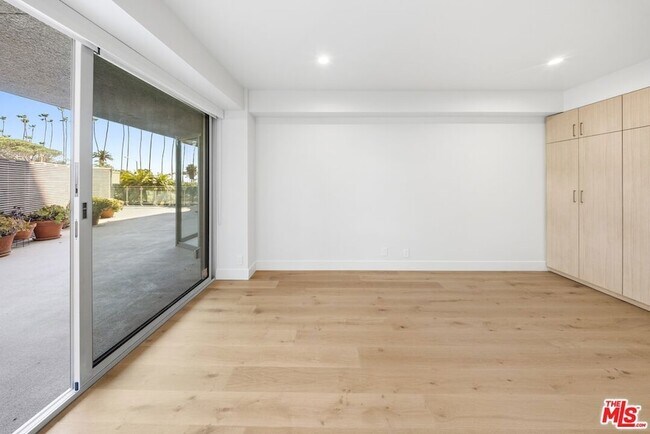 Building Photo - 515 Ocean Ave