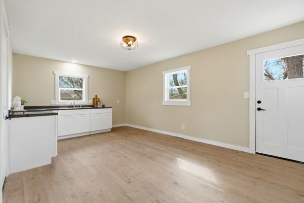 Building Photo - 503 S Forest Ct