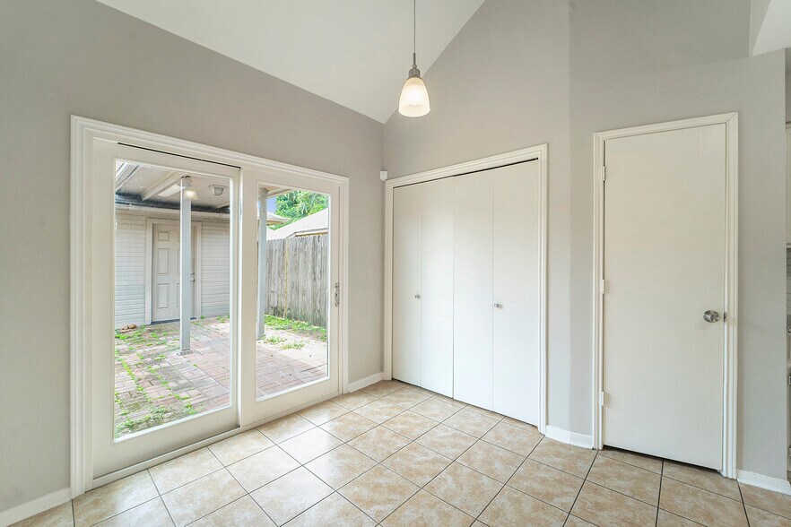 Building Photo - 14232 Reissen Ln