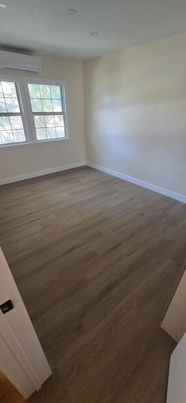 Building Photo - 1802 Los Encinos Ave