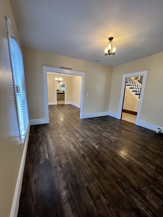 Building Photo - Charming, updated 3-bedroom, 2-bath home in the heart of Allegan