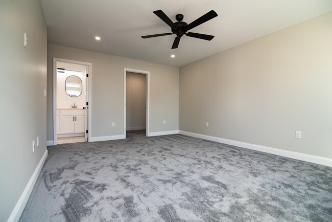 Building Photo - 575 Hall St
