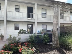 Building Photo - 2840 Plaza Terrace Dr