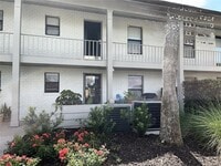Building Photo - 2840 Plaza Terrace Dr