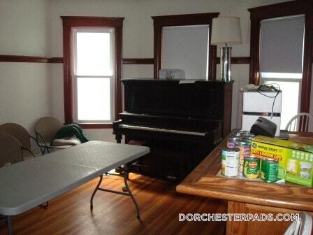 Building Photo - 18 Taft St