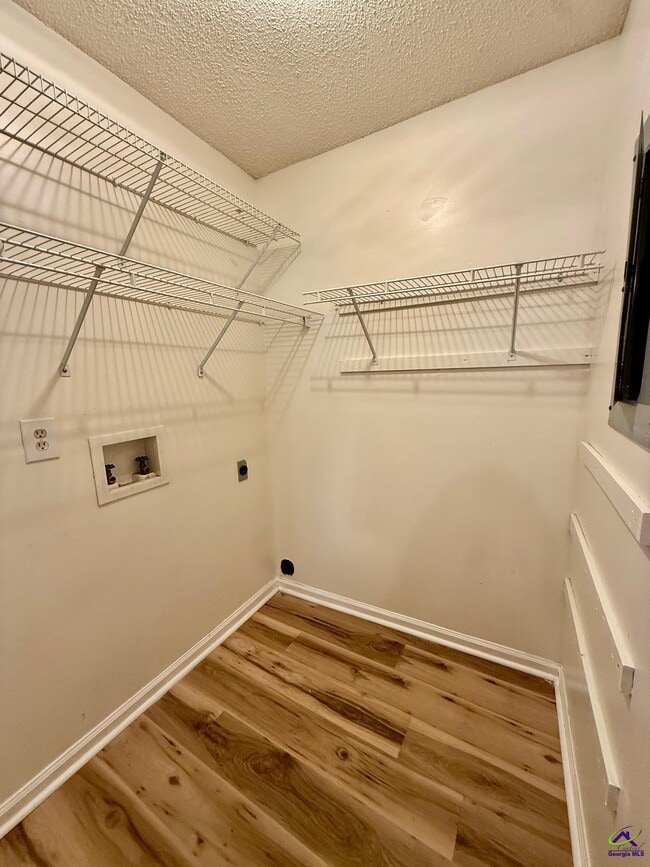 Building Photo - 126 Kensington Cir