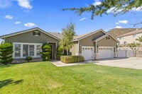 Building Photo - "Spacious Ranch Style 4-Bedroom Oasis with...