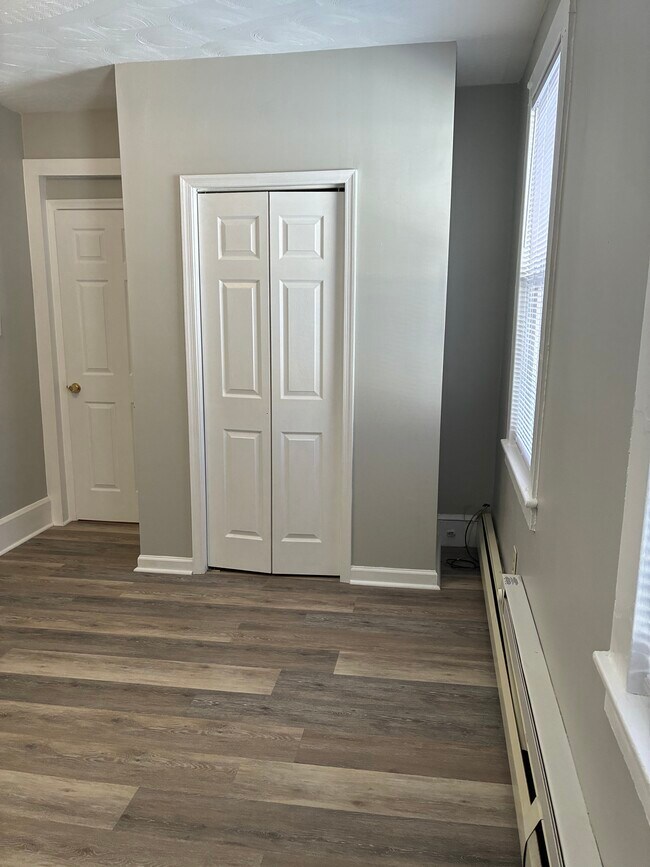 Building Photo - 1127 Mill St