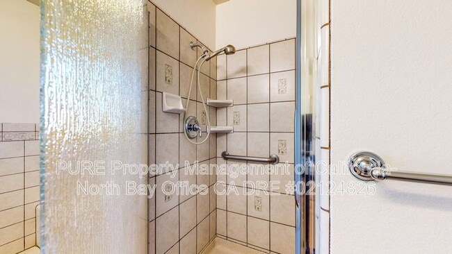 Building Photo - 1827 Creekside Rd