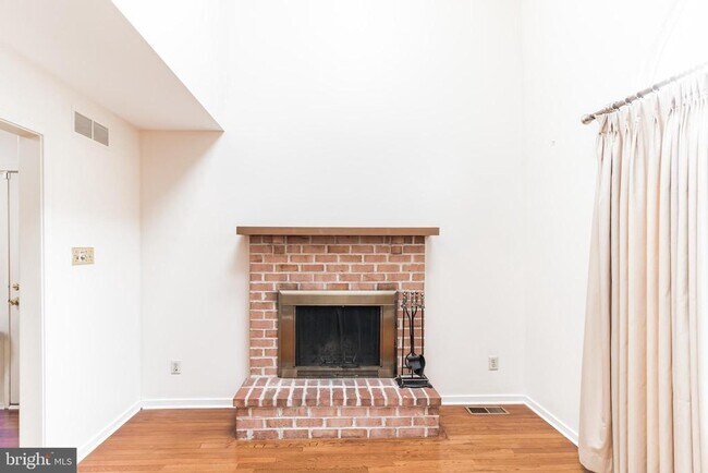 Building Photo - 48 Stonehurst Ct