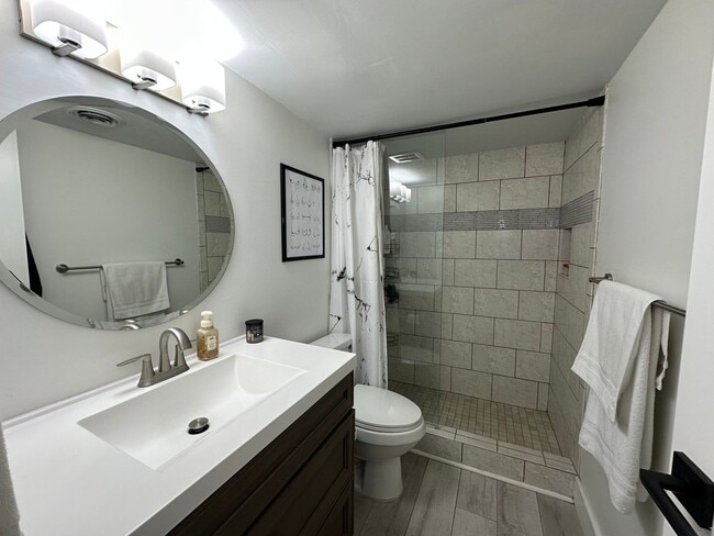 Building Photo - ALL UTILITIES INCLUDED | MOVE-IN READY | $500 OFF FIRST MONTH | AGENT BONUS