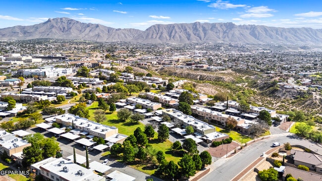 Building Photo - 244 Paso Noble Dr