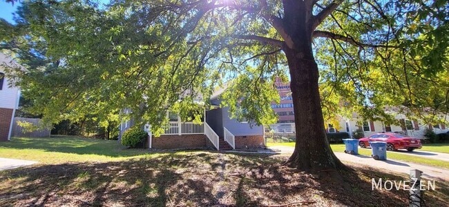 Building Photo - 9 Ratcale Ln