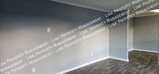 Building Photo - Fresh Painted 3 BR 1.5 BA in Red Bank for ...