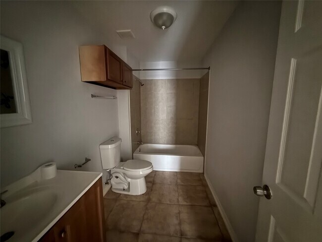 Building Photo - 311 Kansas St