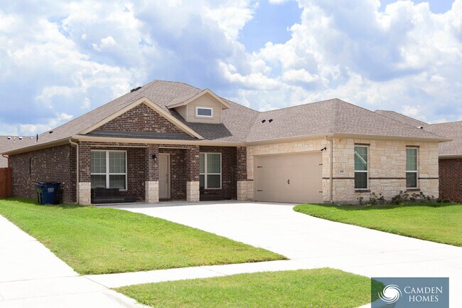 Primary Photo - 2112 Nutmeg Wy