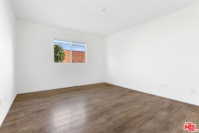 Building Photo - 1255 Federal Ave