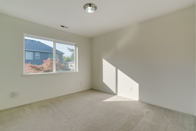 Building Photo - Spacious 4BR / 3BA Home in Desirable Bethany Area