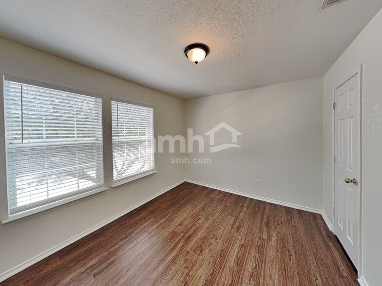 Building Photo - 8802 Mission Mdw