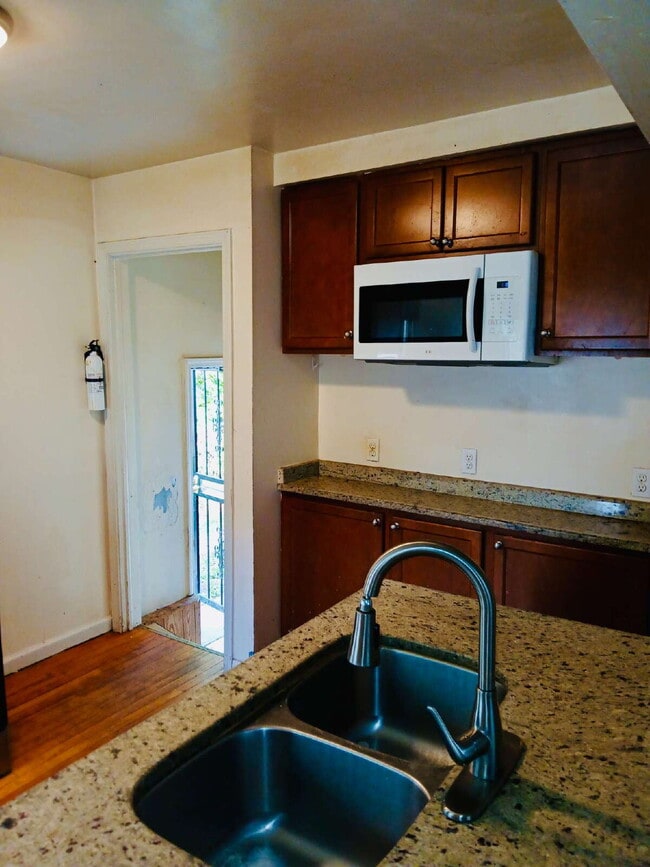 Building Photo - Charming 3-Bed, 2-Bath Gem on Woodbine Street – Cozy Comfort in 850 Sq Ft!