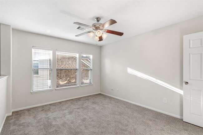 Building Photo - 6211 Stone Hill Rd
