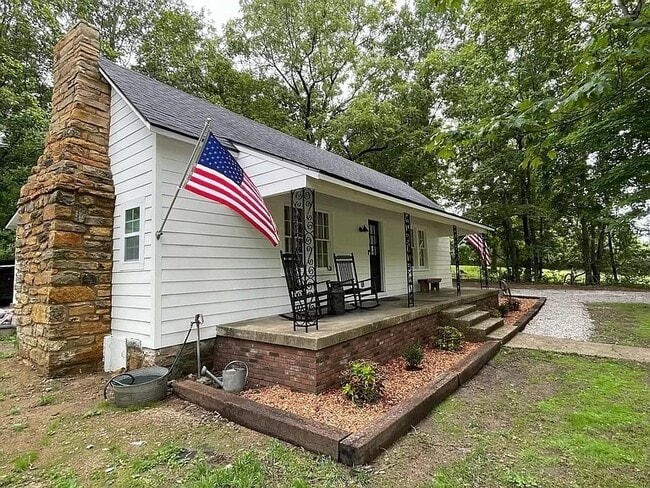 Building Photo - 5454 Pinewood Rd