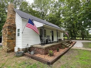 Building Photo - 5454 Pinewood Rd