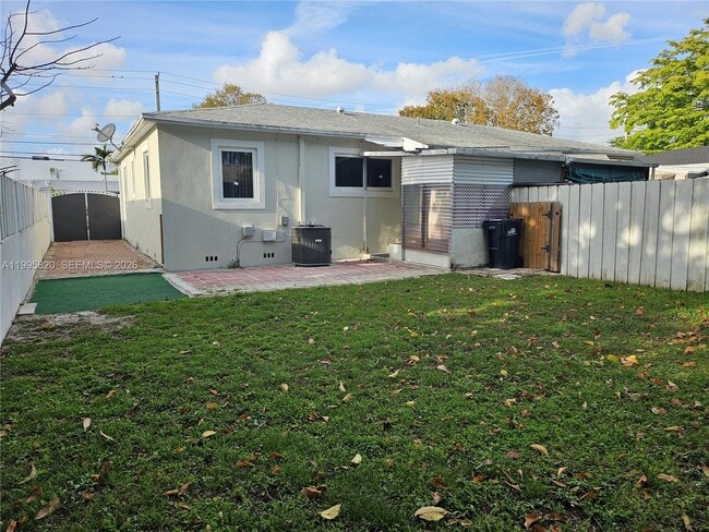 Building Photo - 5816 SW 9th St