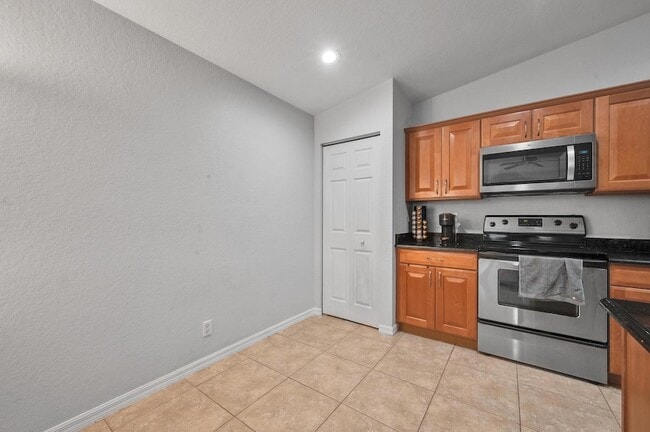 Building Photo - 4856 SE Duval Dr