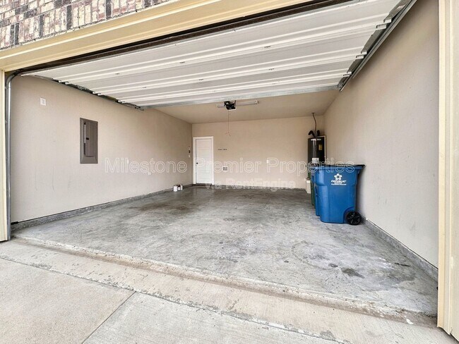 Building Photo - 3908 Ashton Dr