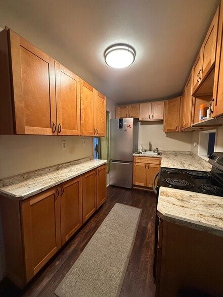 Kitchen - 219 Elm St