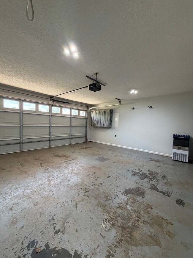 Building Photo - 141 Katina Rd