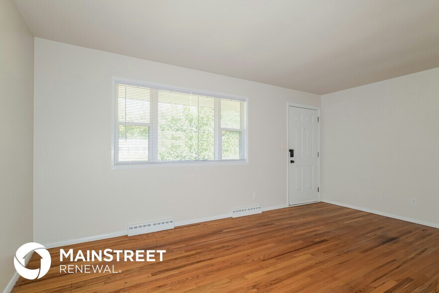 Building Photo - 1376 Cove Ln