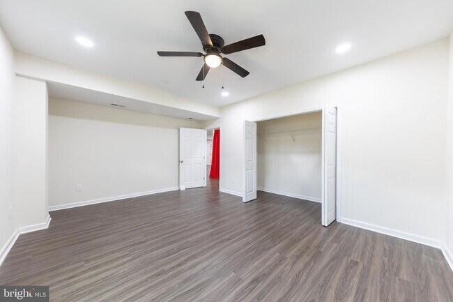 Building Photo - 7640 Knotting Hl Ln