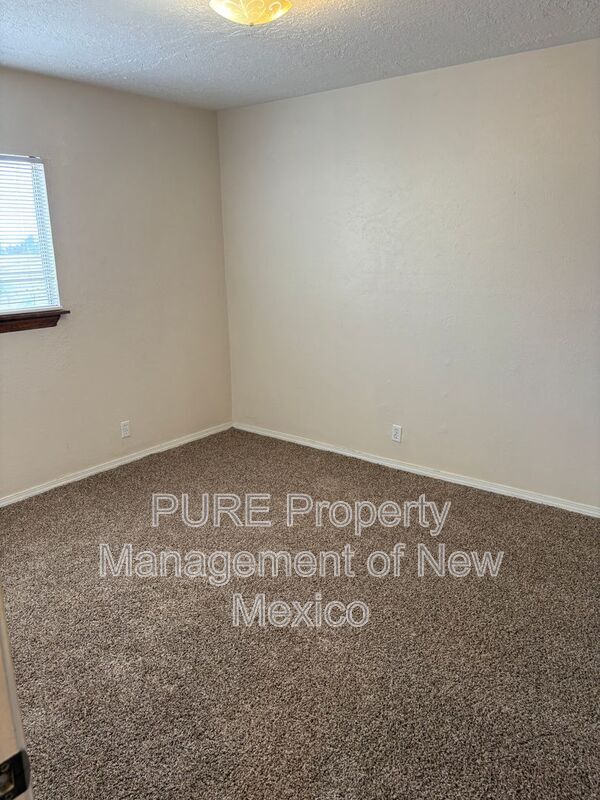 Building Photo - 12400 Hardin Ct NE
