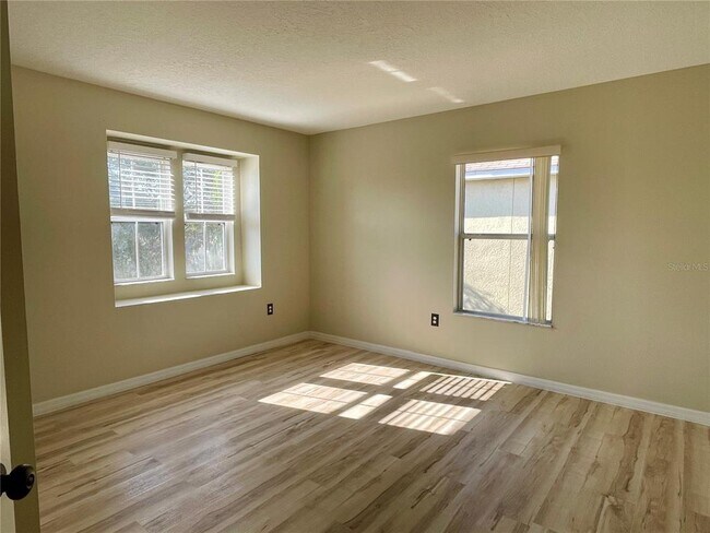 Building Photo - 603 Alfani St