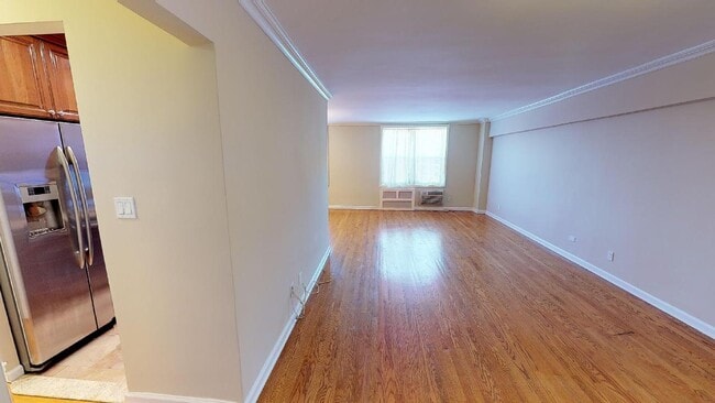 Building Photo - 66-15 Thornton Place