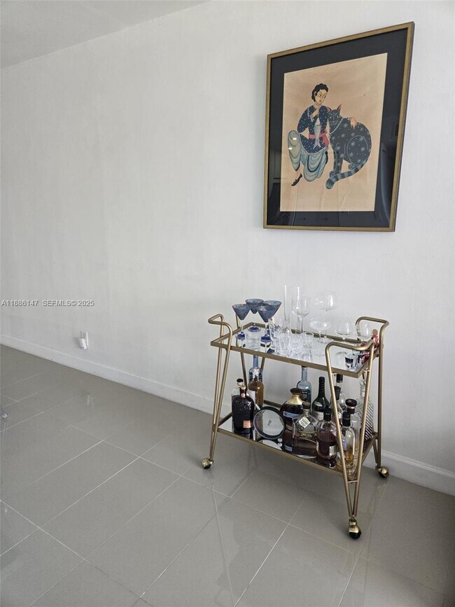 Building Photo - 200 SE 15th Rd